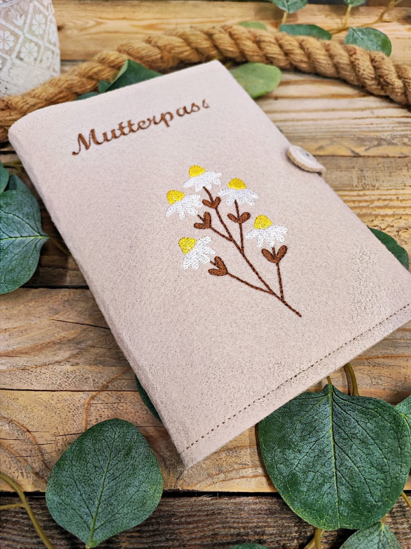 Mutterpass | Mutterpasshülle aus Filz mit niedlicher Applikation | Geschenk zur Geburt | Geburtsgeschenk | Geschenkidee